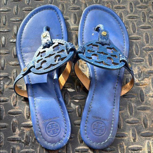 Tory Burch Blue Sandals with Elegant Design - Picture 3 of 11